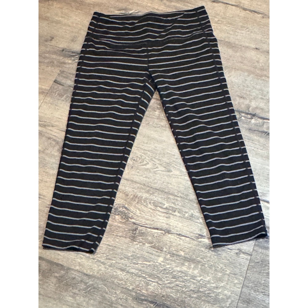 Athleta‎ Capri lagging size medium women